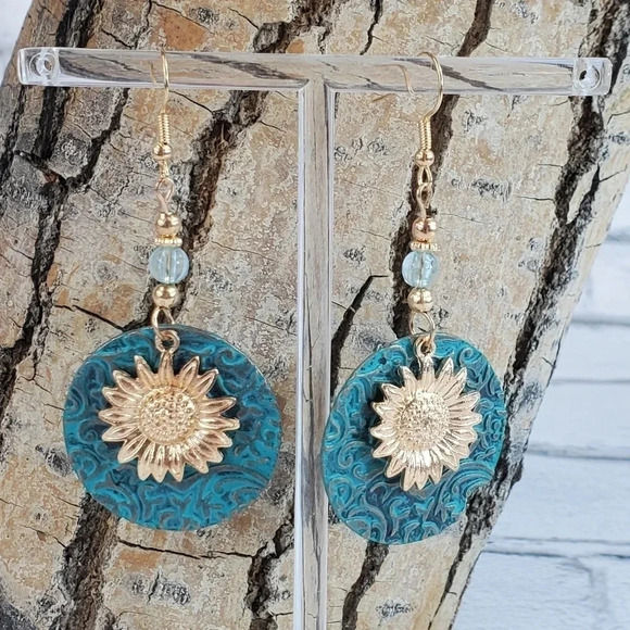 Sunflower Circle  Dangle Western Earrings - Picture 2 of 3